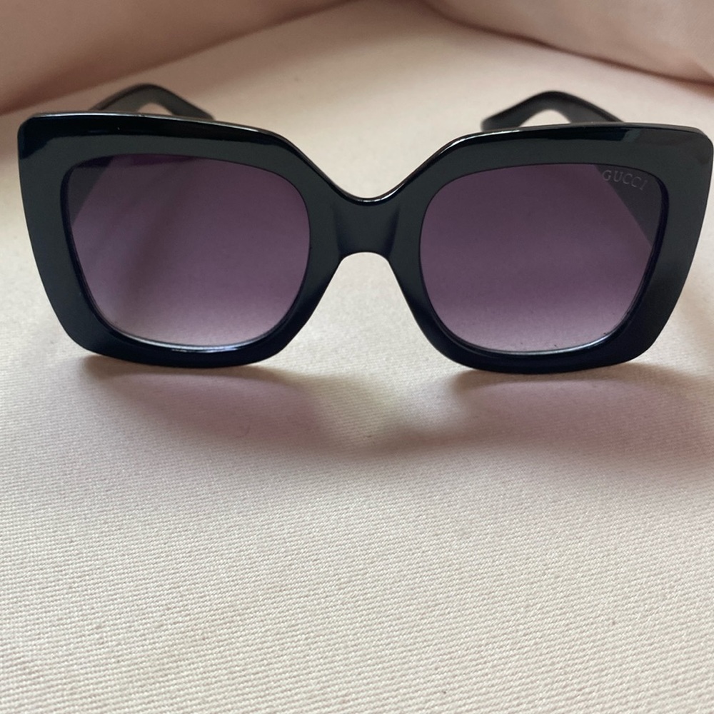 COPY - Gucci Oversized Sunglasses